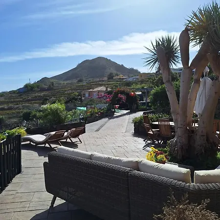 בית נופש Rural Escape W/stunning Views, Jacuzzi And Sauna לה לגונה