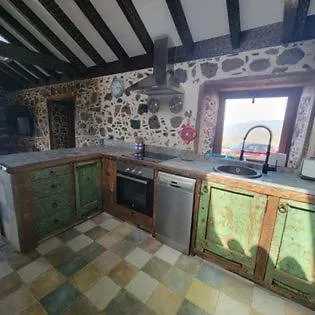 Rural Escape W/stunning Views, Jacuzzi And Sauna *