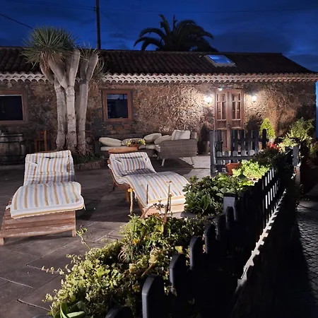בית נופש Rural Escape W/stunning Views, Jacuzzi And Sauna