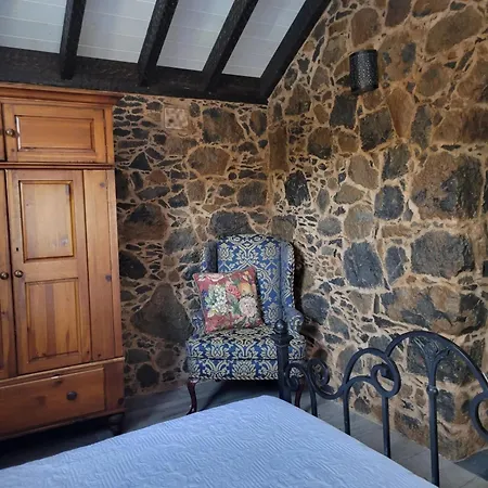 בית נופש Rural Escape W/stunning Views, Jacuzzi And Sauna לה לגונה