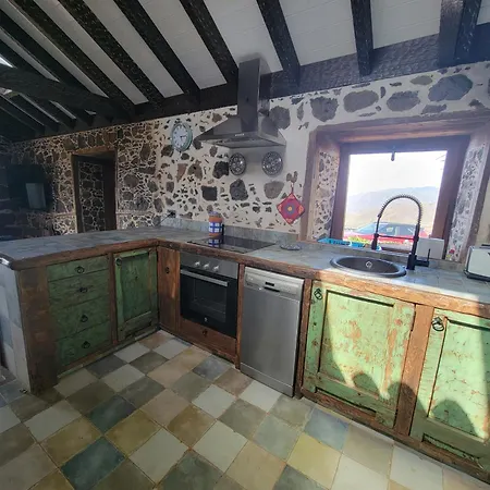 Rural Escape W/stunning Views, Jacuzzi And Sauna La Laguna (Tenerife)