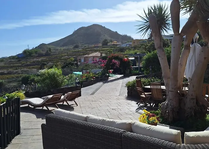 Semesterbostad Rural Escape W/stunning Views, Jacuzzi And Sauna La Laguna (Tenerife)