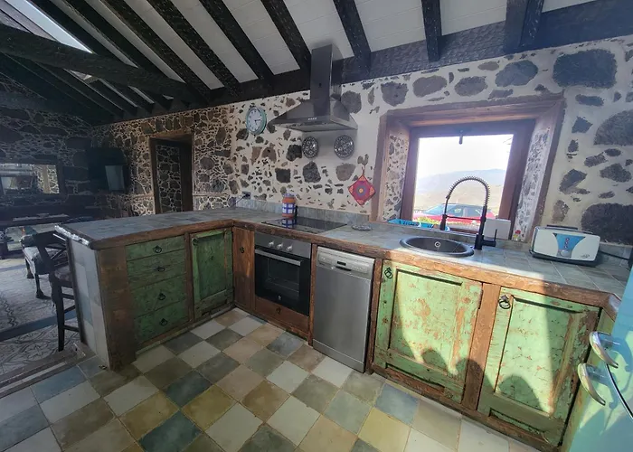 Rural Escape W/stunning Views, Jacuzzi And Sauna La Laguna (Tenerife)