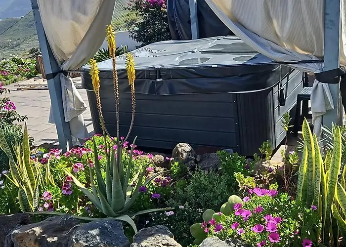 Prázdninový dům Rural Escape W/stunning Views, Jacuzzi And Sauna *