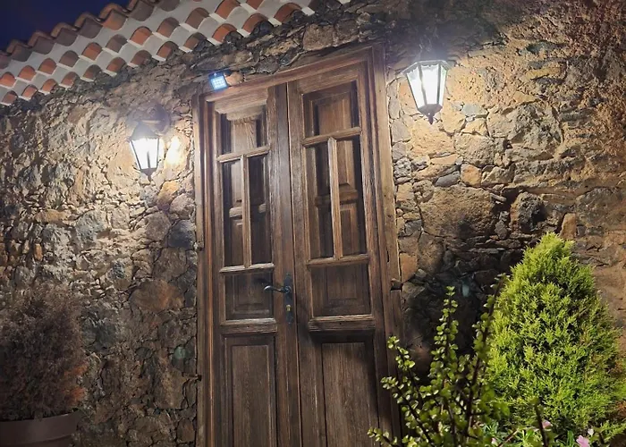 Rural Escape W/stunning Views, Jacuzzi And Sauna Prázdninový dům *